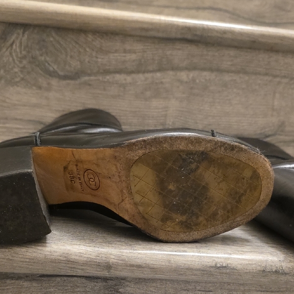 CHANEL Glossy Black Leather Ankle Boots - Picture 5 of 15